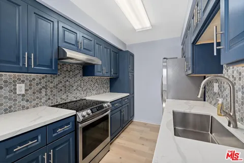 $745,000 | 914 Lincoln Boulevard, Unit 307, Santa Monica, CA 90403