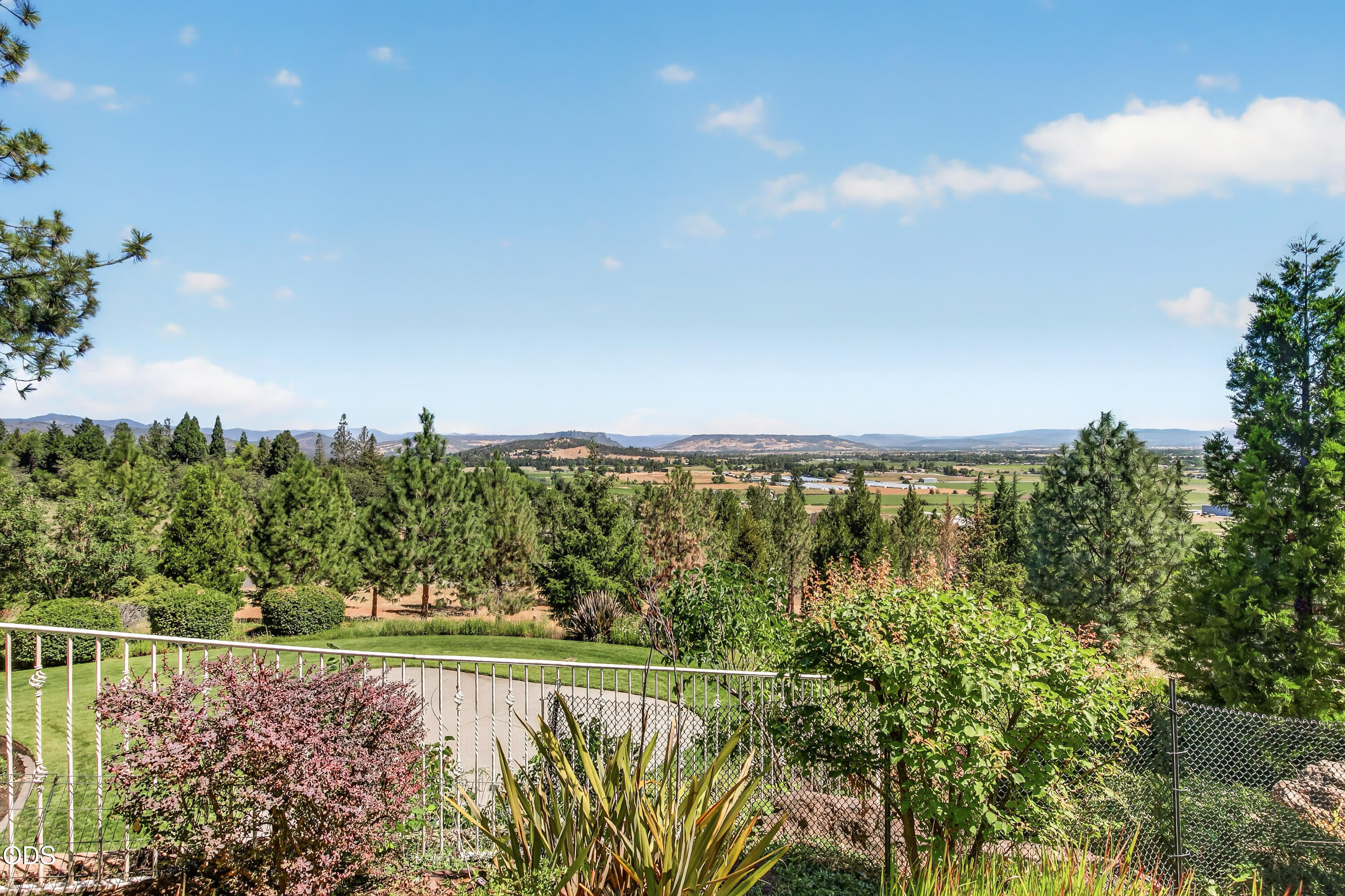 4459 Old Stage Road Central Point, OR 97502 - Photo 56 of 58