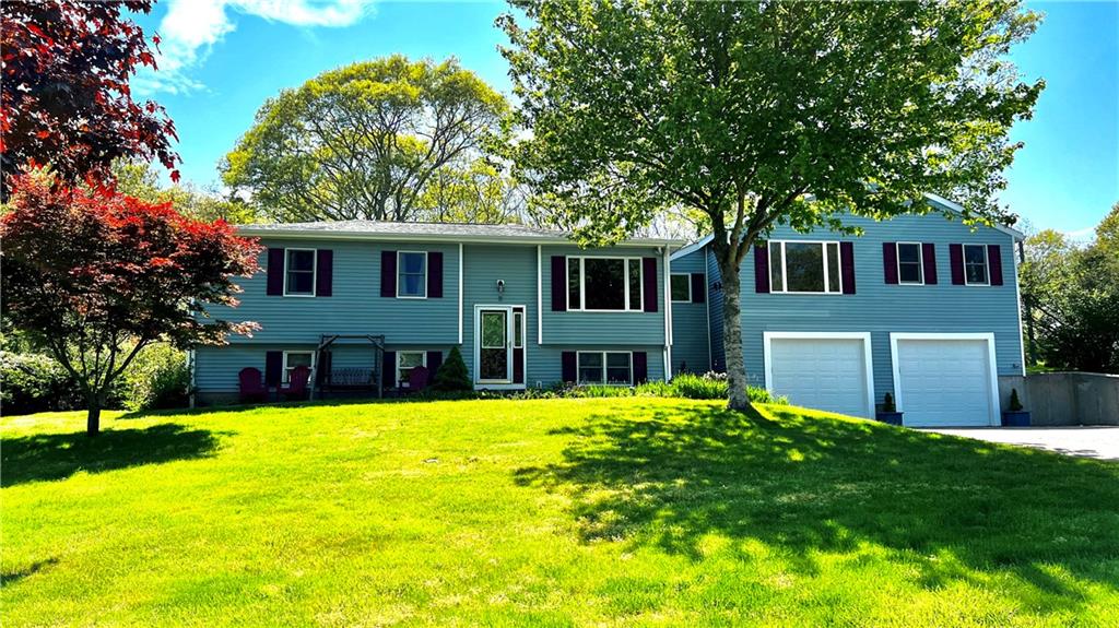 11 Robin Way, Westerly, RI 02891 Compass