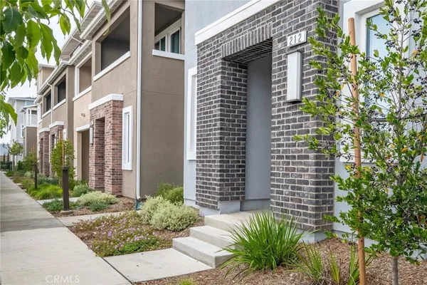 $2,880 | 212 Farley Lane, Pomona, CA 91767