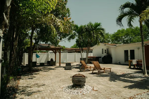 $4,000 | 4815 Johnson Street, Hollywood, FL 33021