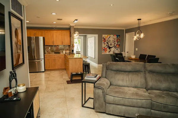 $4,000 | 4815 Johnson Street, Hollywood, FL 33021