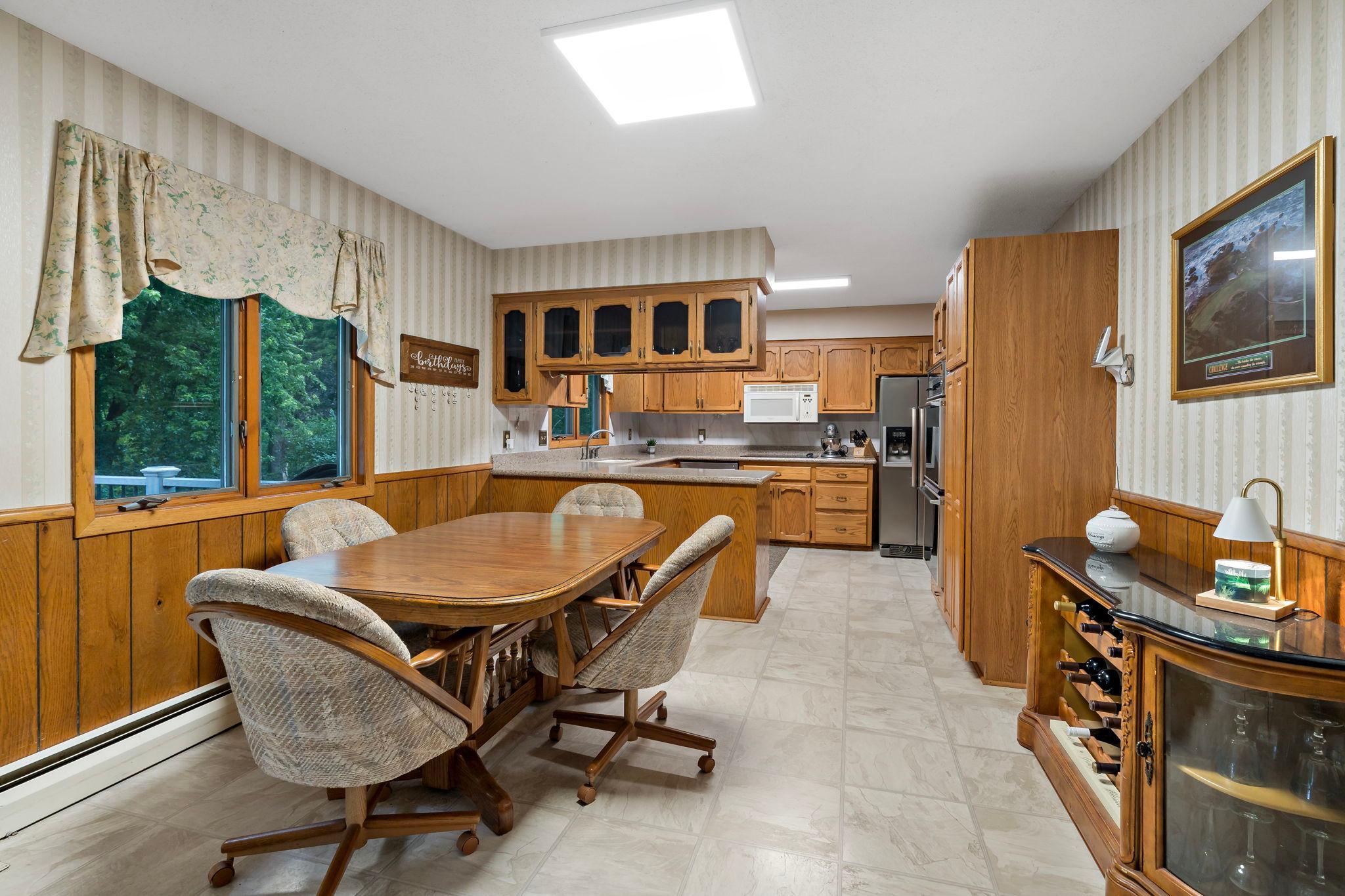 2217 Ripley Avenue Maplewood, MN 55109 - Photo 13 of 48