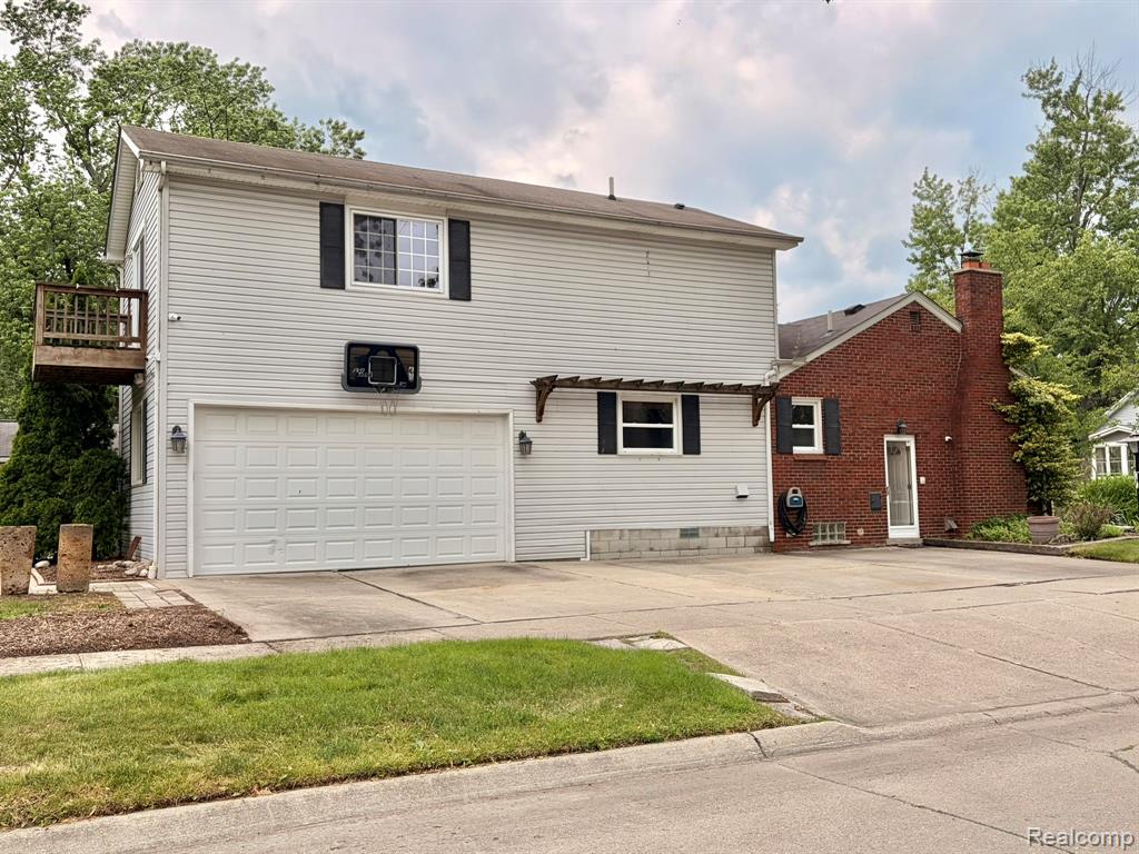 2111 Earlmont Road Berkley, MI 48072 - Photo 6 of 27