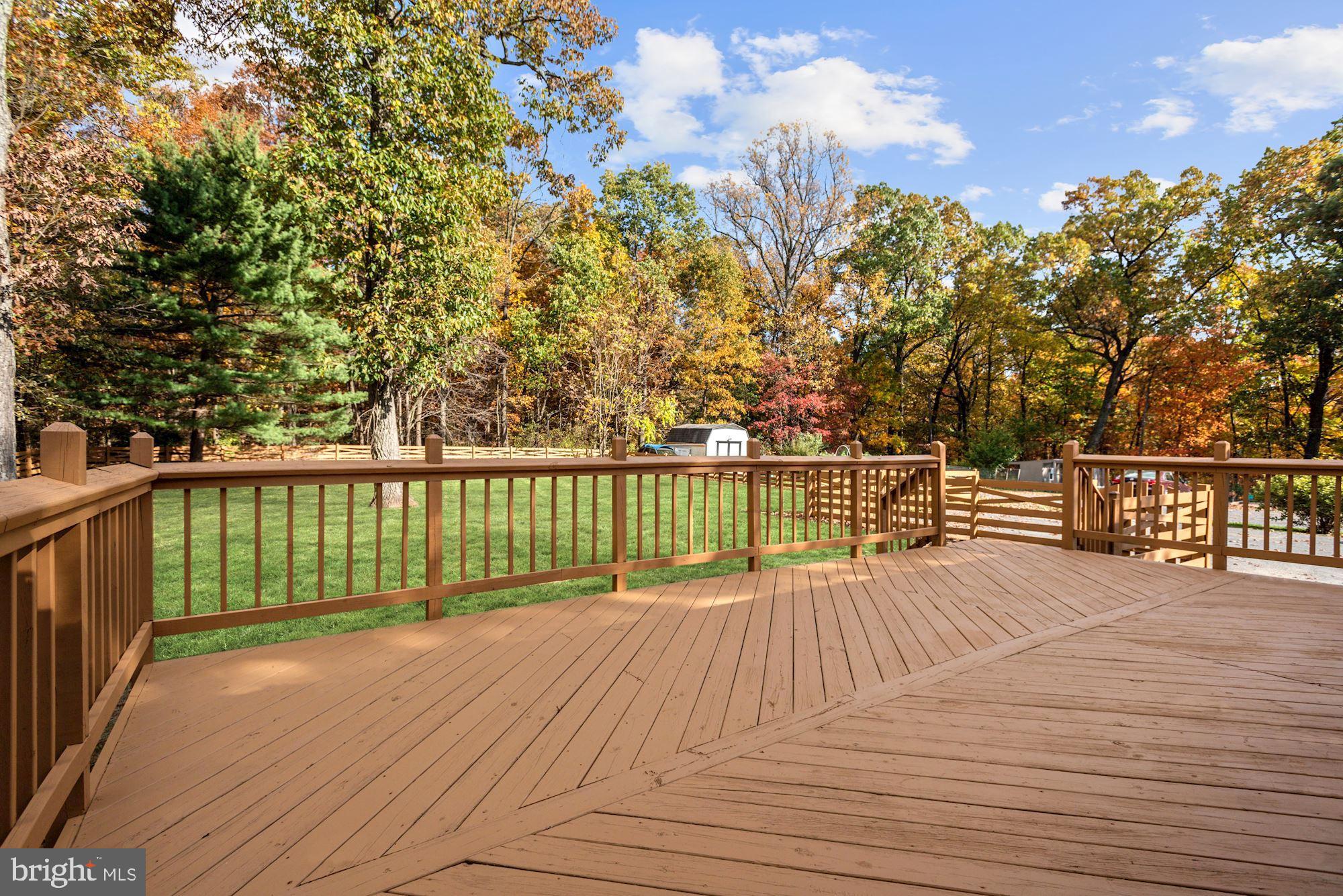 5123 Old Hanover Road Westminster, MD 21158 - Photo 28 of 40 Deck