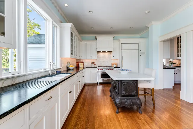 $2,175,000 | 27 Church Street, Groton, CT 06340