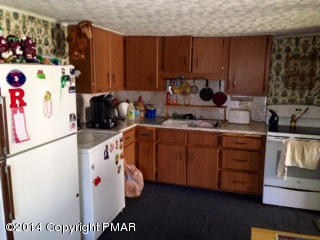 236 Main Street Moosic, PA 18507 - Photo 15 of 16 Kitchen 2nd floor (2)
