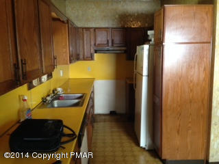 236 Main Street Moosic, PA 18507 - Photo 5 of 16 Kitchen (2)