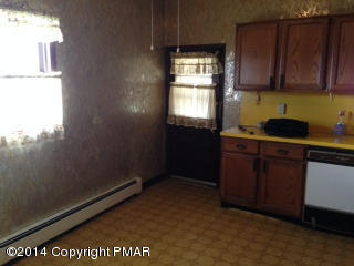 236 Main Street Moosic, PA 18507 - Photo 6 of 16 Kitchen (3)
