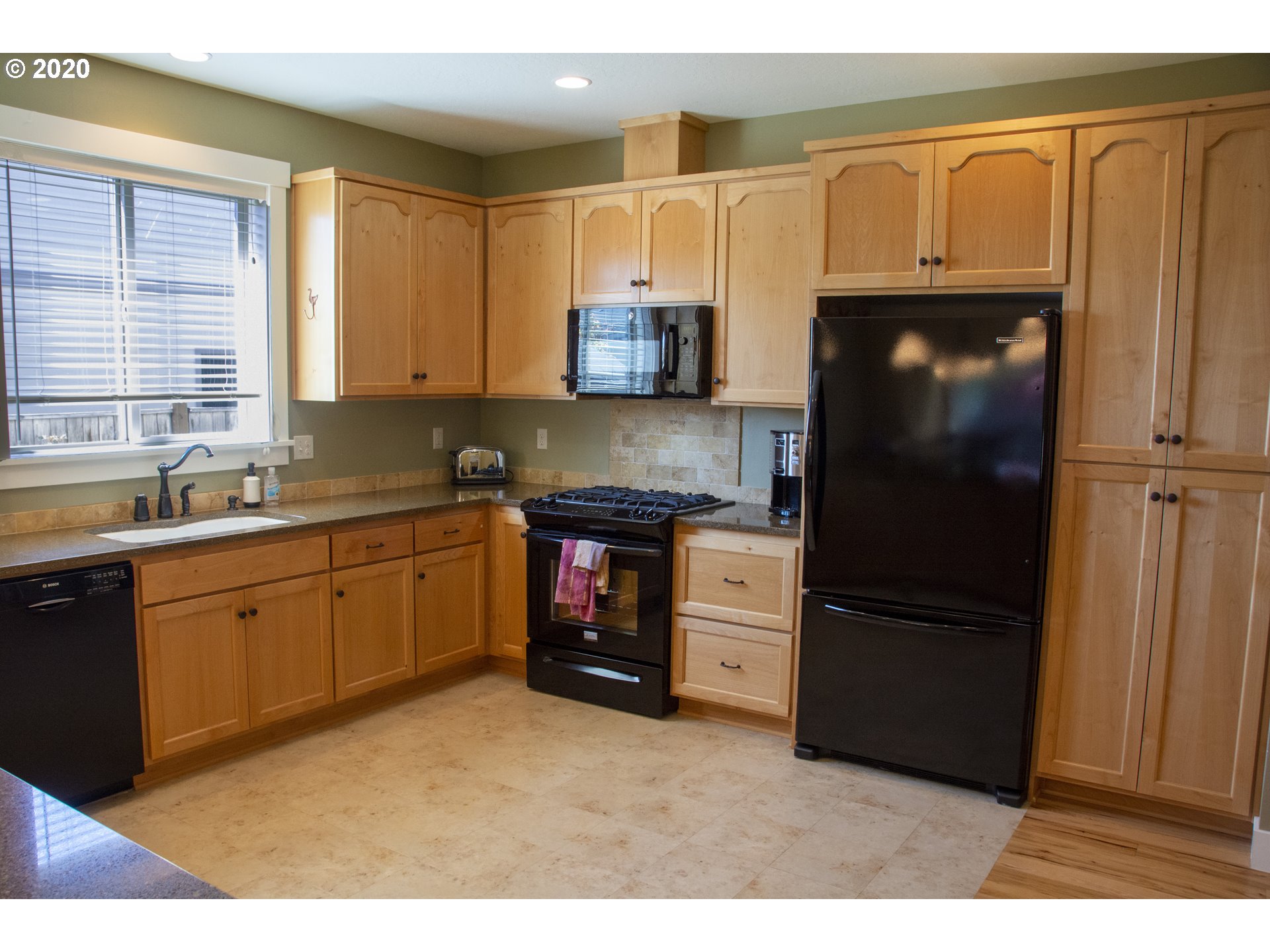 2587 16th Street Springfield, OR 97477 - Photo 9 of 25