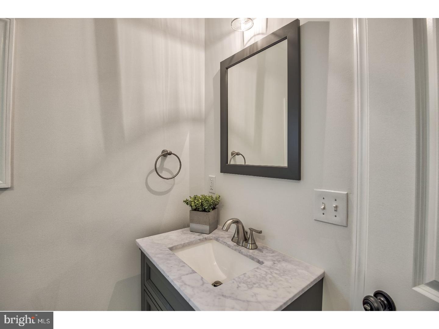 213 North Forklanding Road Maple Shade, NJ 08052 - Photo 13 of 21 Bathroom