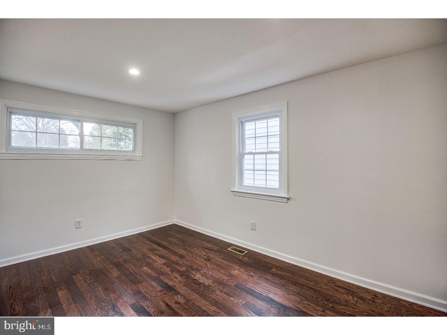 213 North Forklanding Road Maple Shade, NJ 08052 - Photo 15 of 21 Bedroom - Main