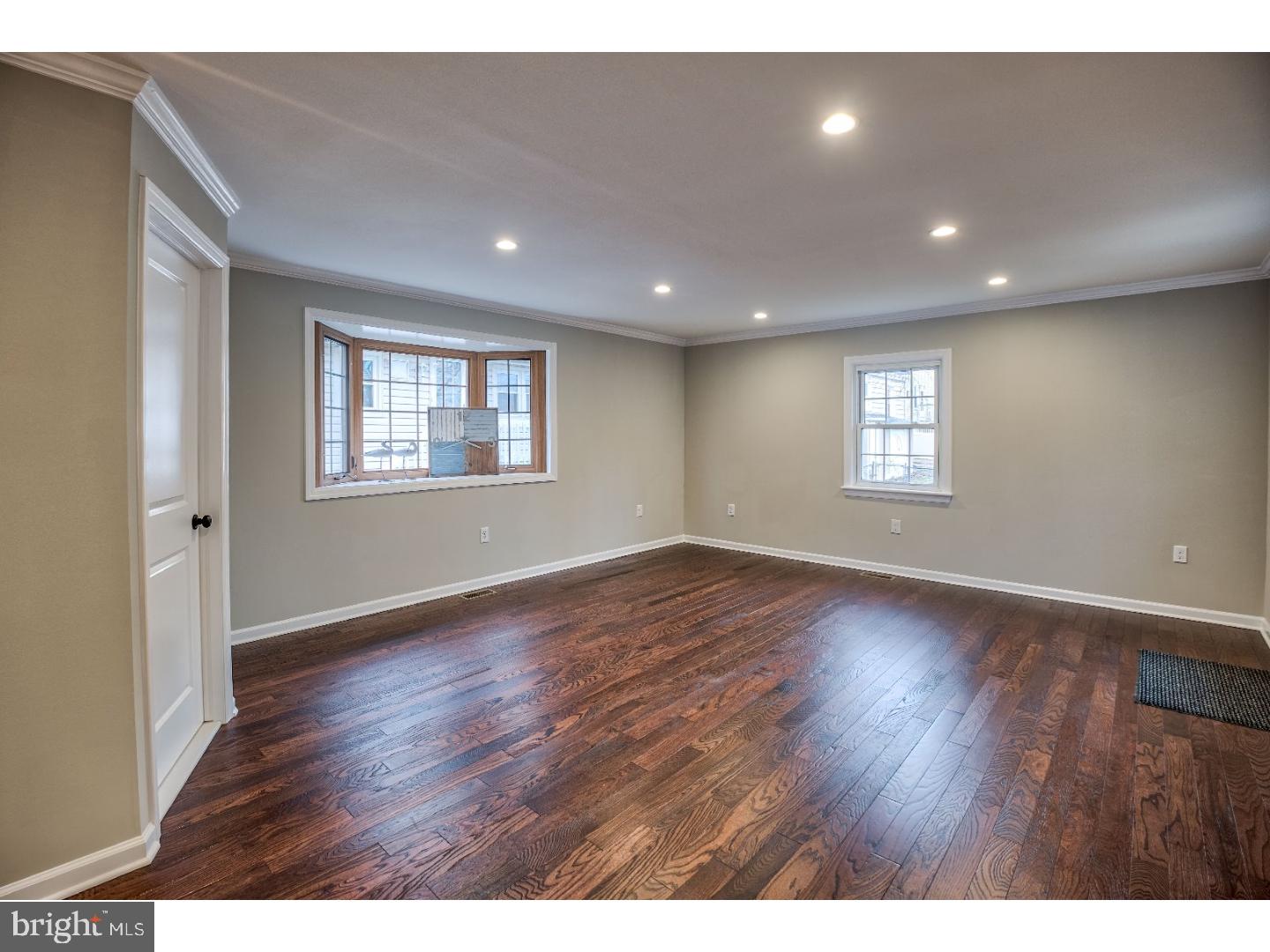 213 North Forklanding Road Maple Shade, NJ 08052 - Photo 10 of 21 Family Room