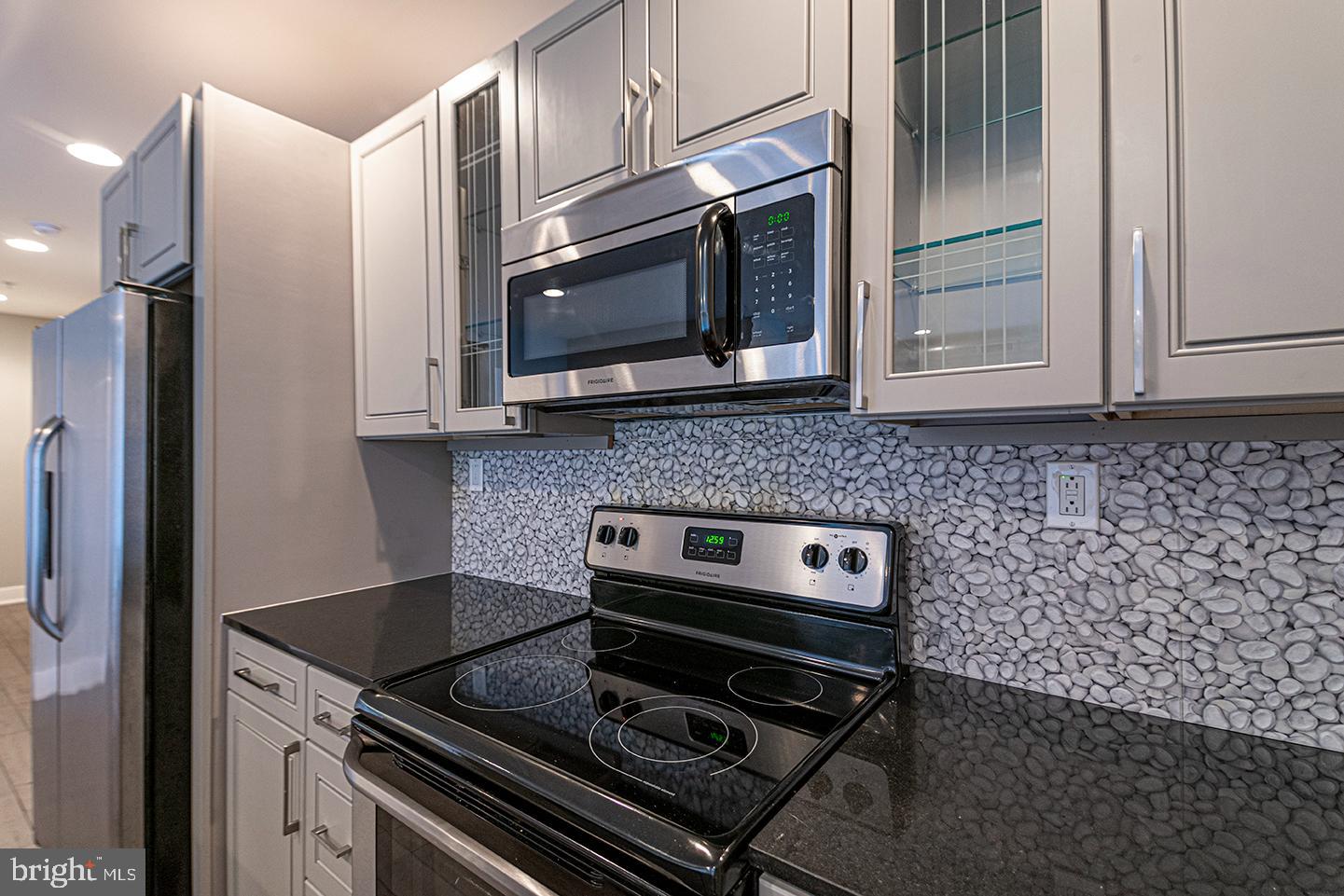 135 North 3rd Street, Unit 2D Philadelphia, PA 19106 - Photo 3 of 20