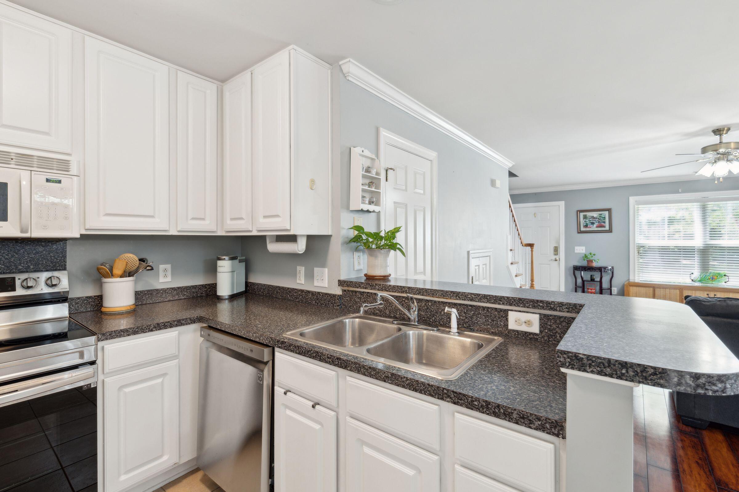 1678 Lauda Drive Mount Pleasant, SC 29464 - Photo 12 of 43 12