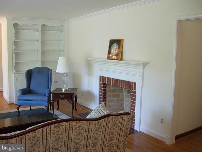 812 Notley Road Silver Spring, MD 20904 - Photo 10 of 27 Living Room #3
