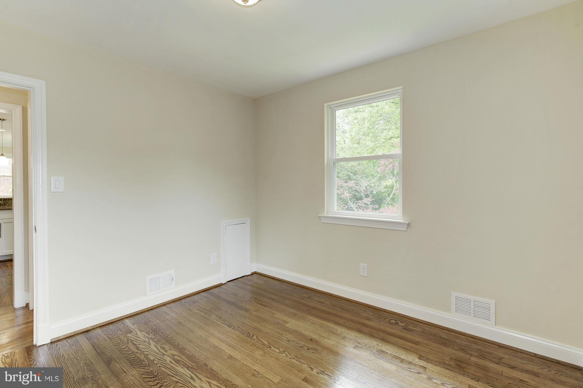 9508 Hale Place Silver Spring, MD 20910 - Photo 15 of 30 Main Level Bedroom #2