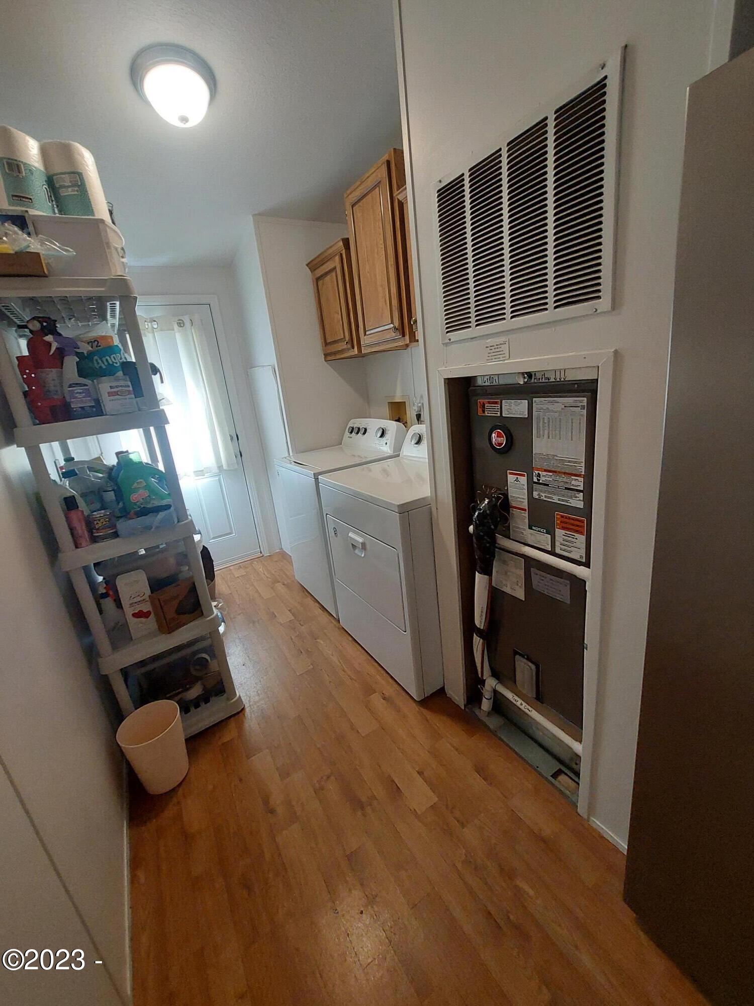 655 Northeast Burnett Road McMinnville, OR 97128 - Photo 28 of 44 Laundry Room