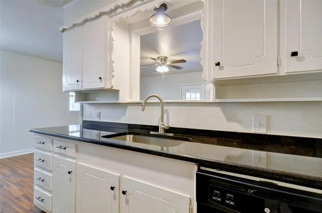 $1,950 | 208 Rolling Hills Drive, Aledo, TX 76008