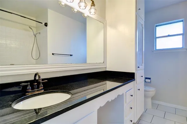 $1,950 | 208 Rolling Hills Drive, Aledo, TX 76008