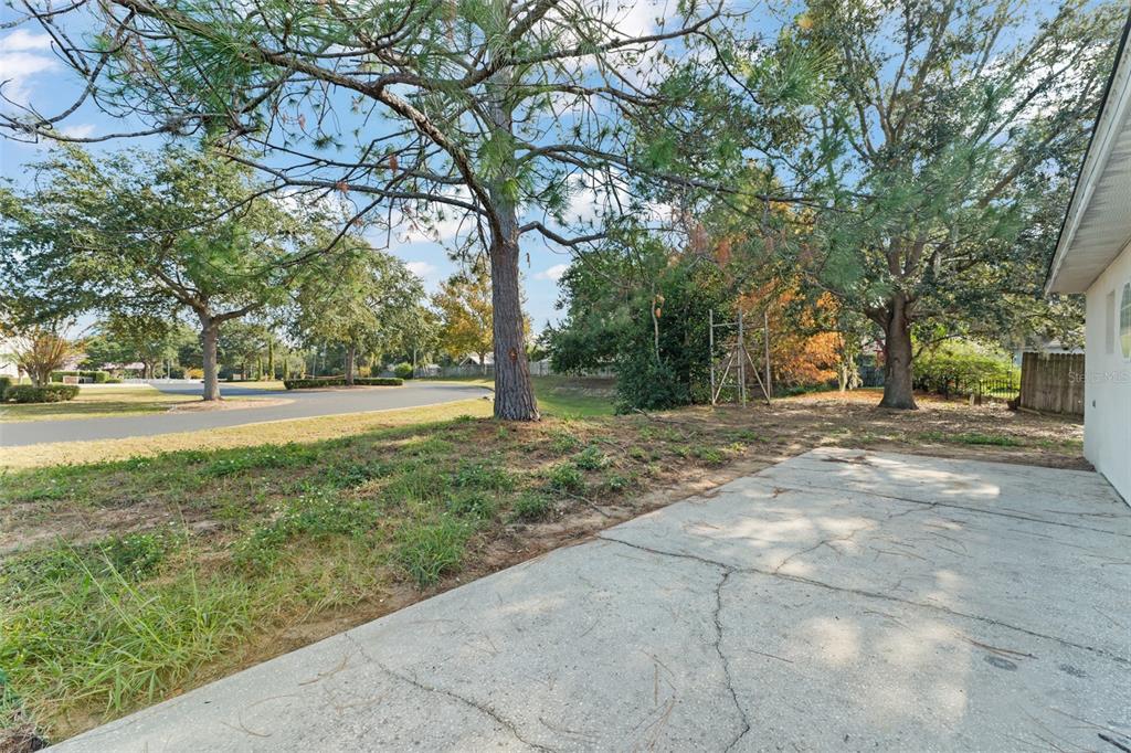 881 Vanderbilt Drive Eustis, FL 32726 - Photo 31 of 34