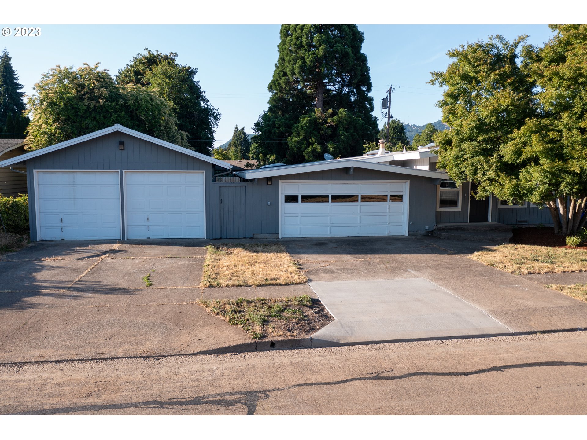 70 Greenvale Drive Springfield, OR 97477 - Photo 2 of 46 Gallery Image 2