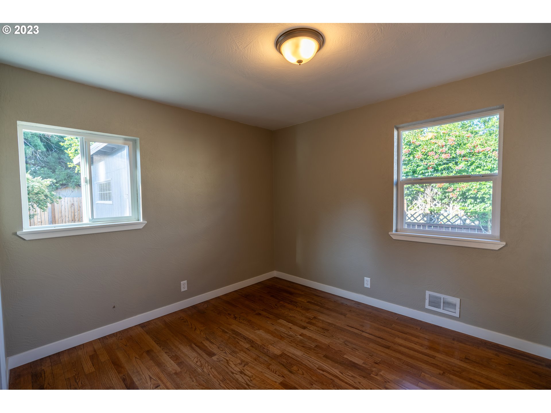 70 Greenvale Drive Springfield, OR 97477 - Photo 28 of 46 Gallery Image 28