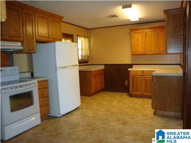 103 Morris Avenue Clanton, AL 35045 - Photo 3 of 12