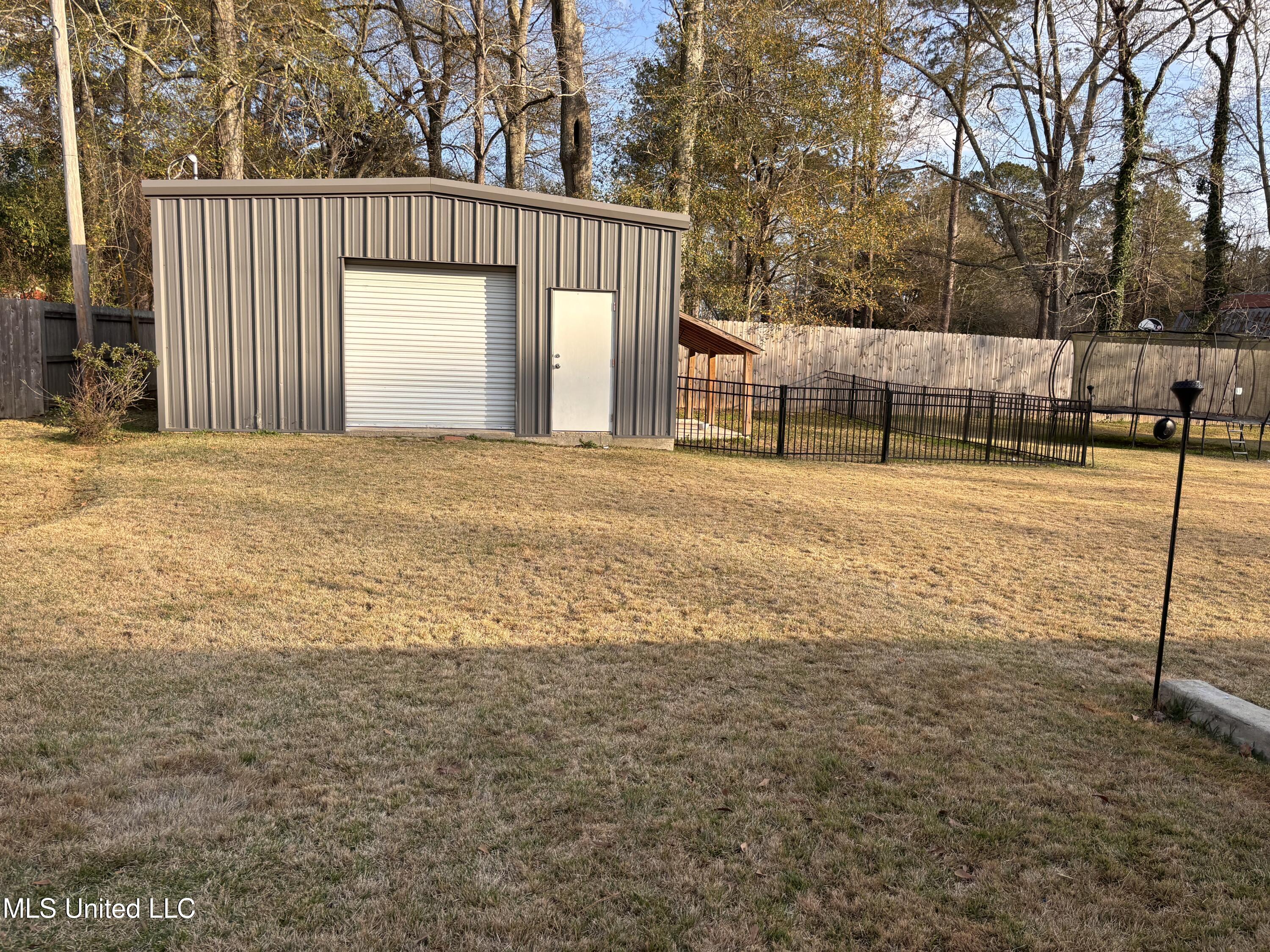 941 South Church Street Brookhaven, MS 39601 - Photo 4 of 38 IMG_6662