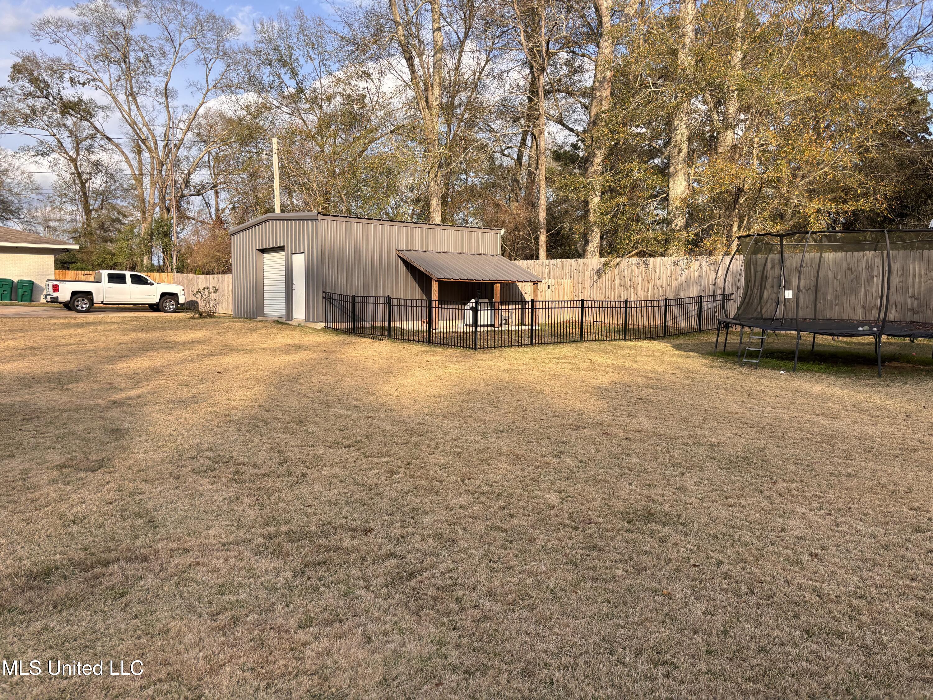 941 South Church Street Brookhaven, MS 39601 - Photo 8 of 38 IMG_6666