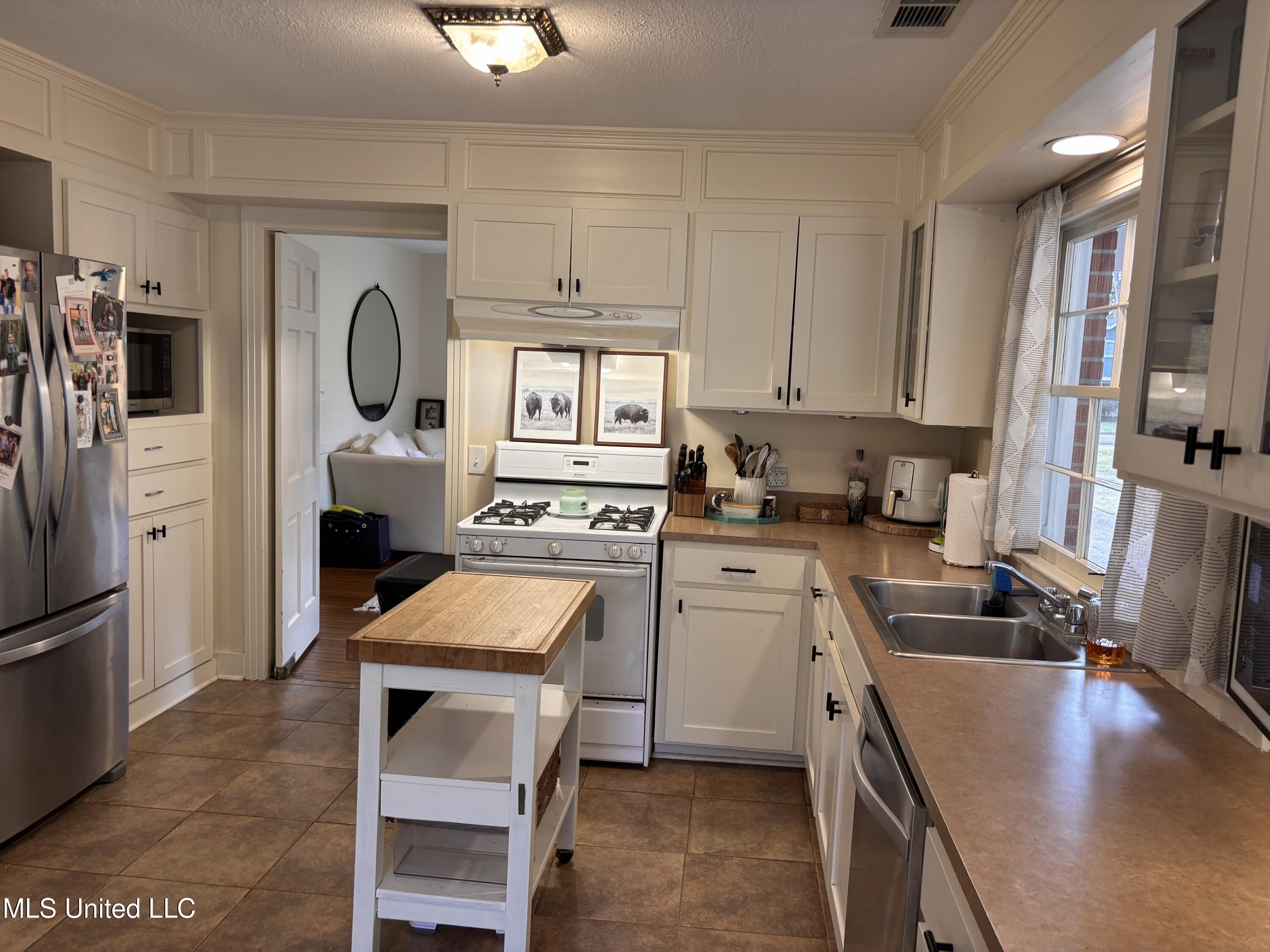 941 South Church Street Brookhaven, MS 39601 - Photo 10 of 38 IMG_6673