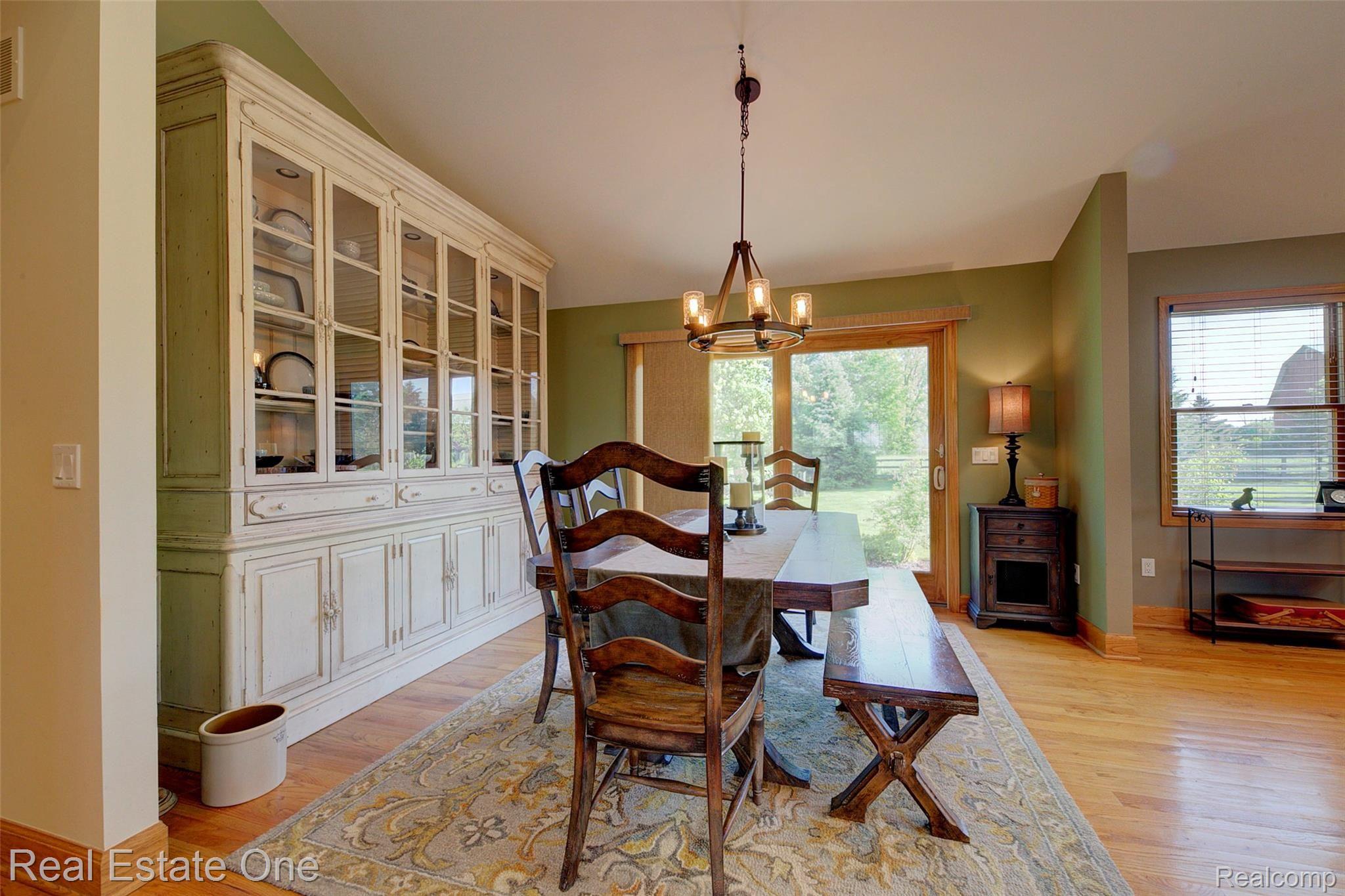 55001 Lee Road New Hudson, MI 48165 - Photo 15 of 51 Dining