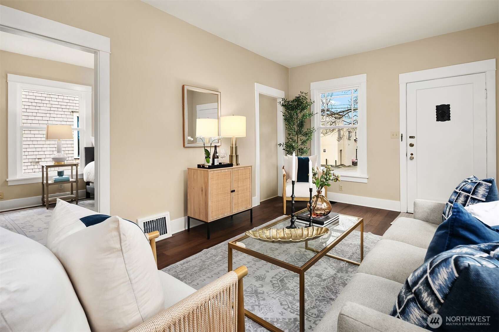 511 West McGraw Street Seattle, WA 98119 - Photo 4 of 21 a living room with furniture and wooden floor