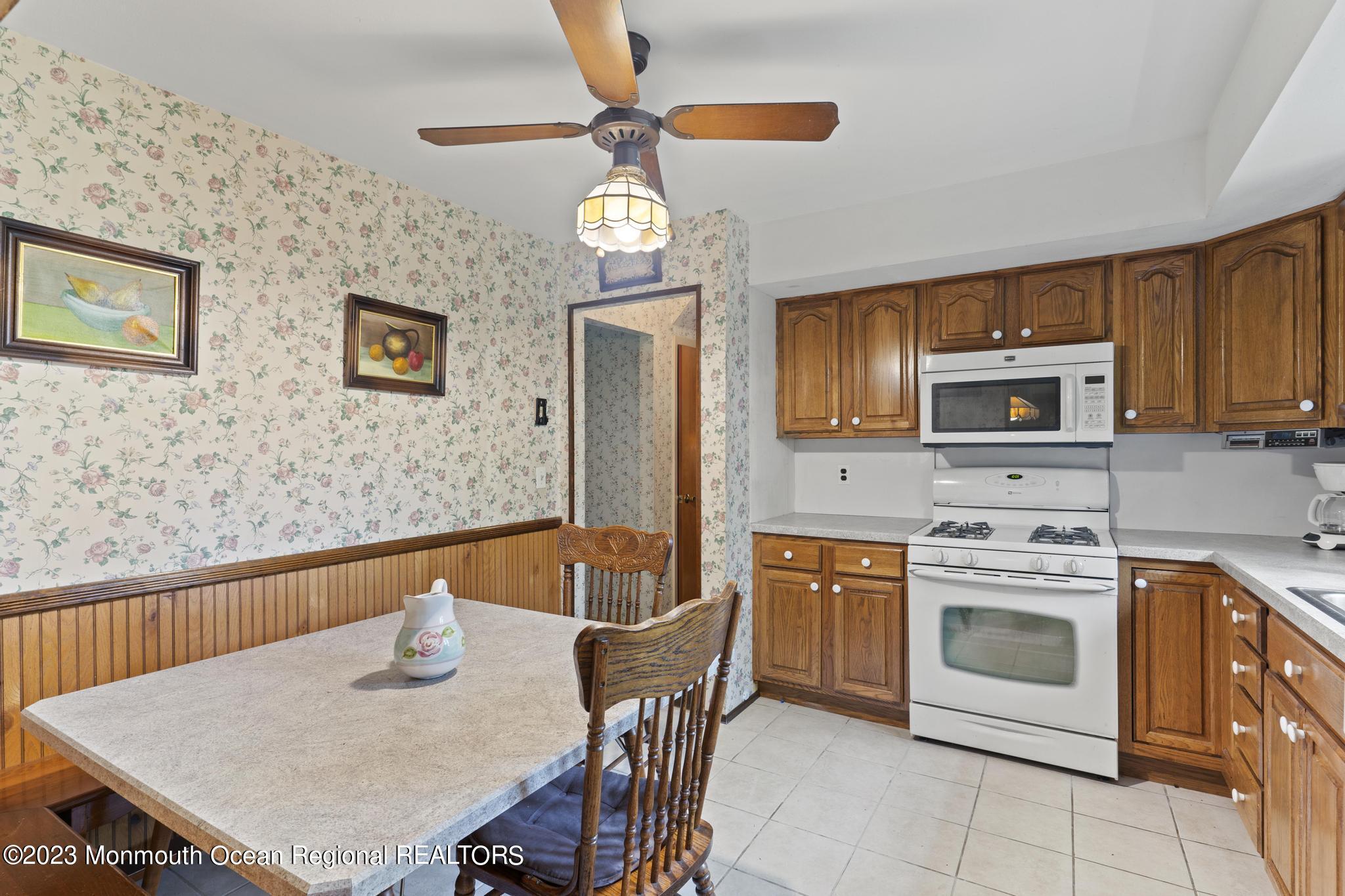 428 Bertha Road Toms River, NJ 08755 - Photo 12 of 35 428 Bertha Rd (14)