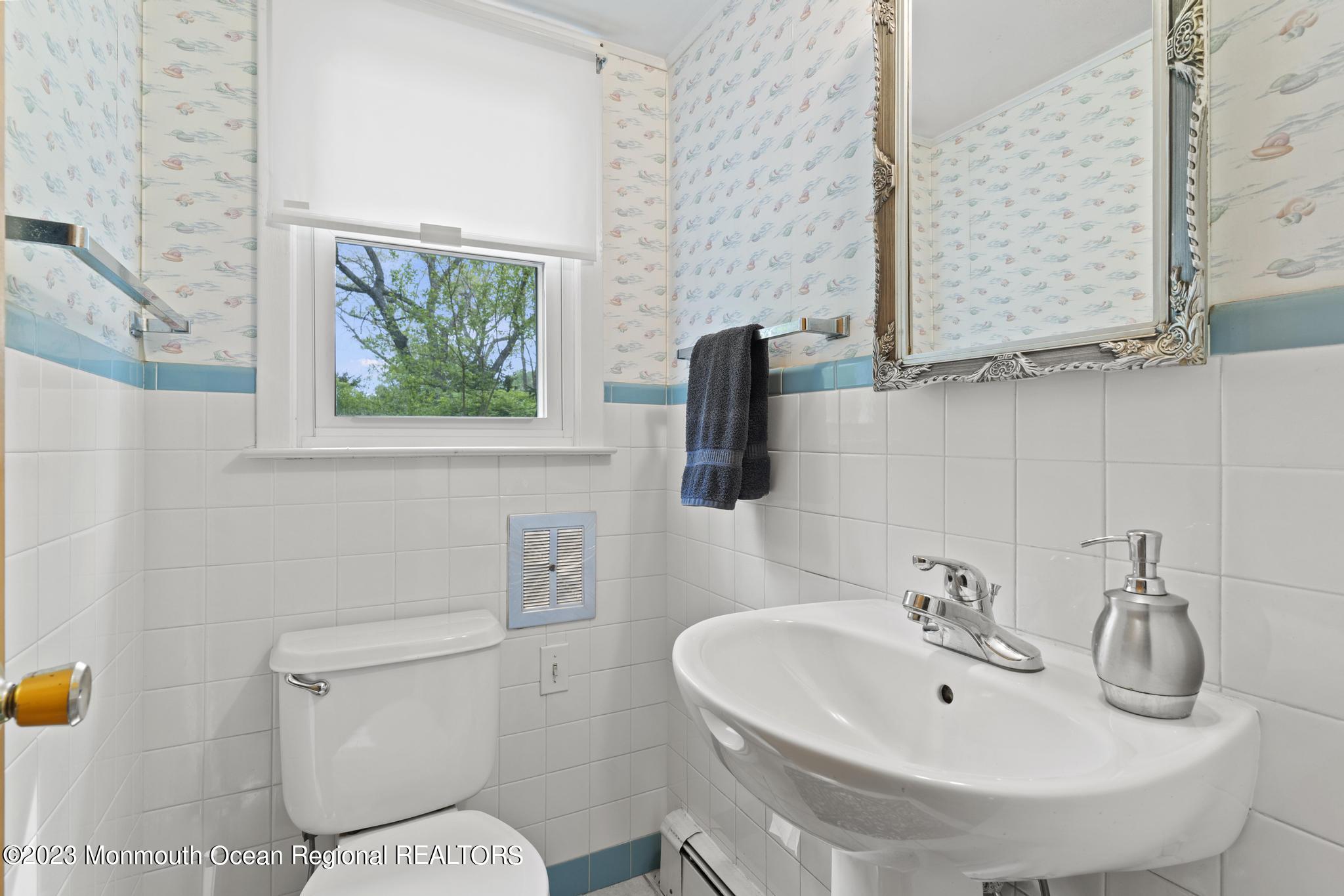 428 Bertha Road Toms River, NJ 08755 - Photo 18 of 35 428 Bertha Rd (20)