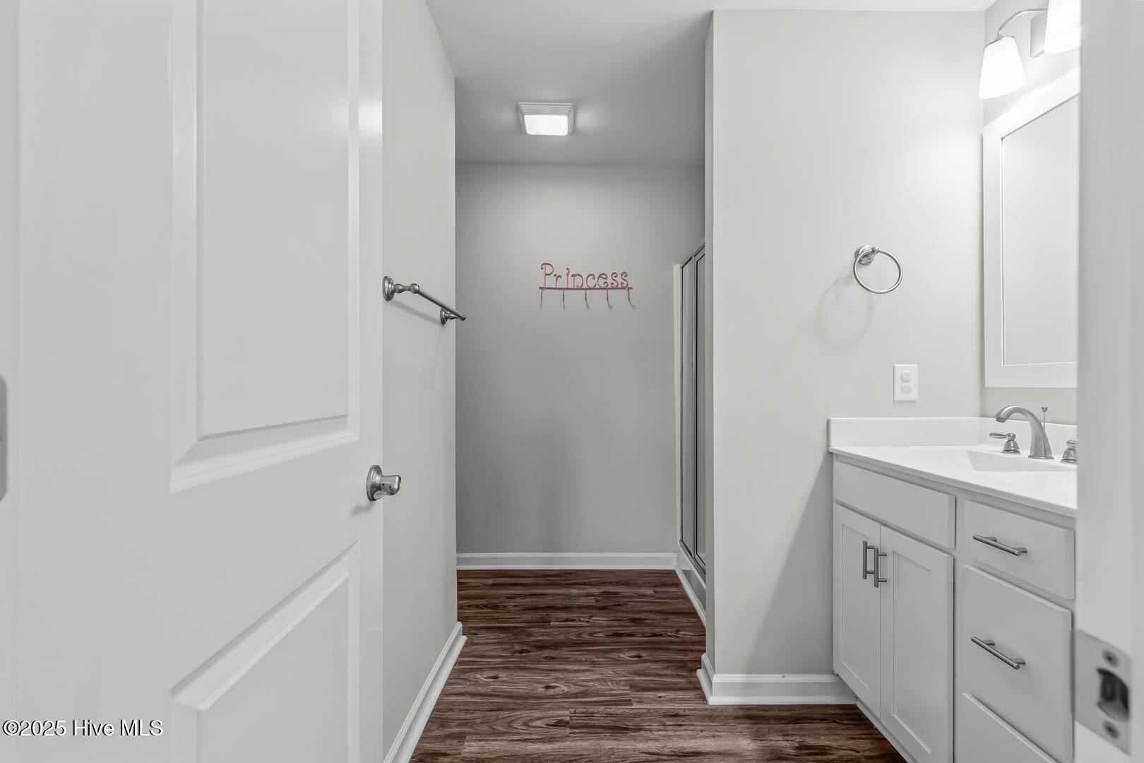 175 Old Murdoch Road, Unit 503 Morehead City, NC 28570 - Photo 27 of 51 Large Ensuite with Walkin shower