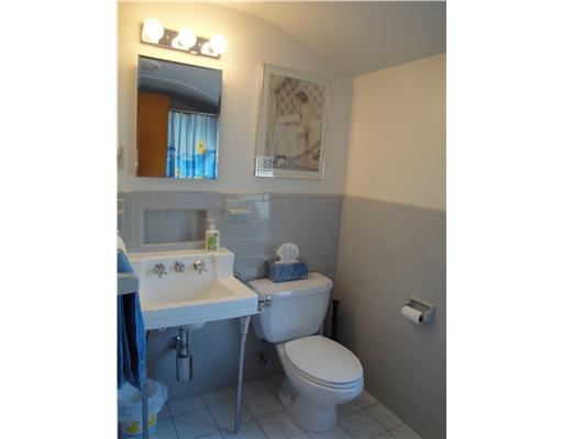 40 Westfield Road Warwick, RI 02888 - Photo 16 of 20 Bathroom.
