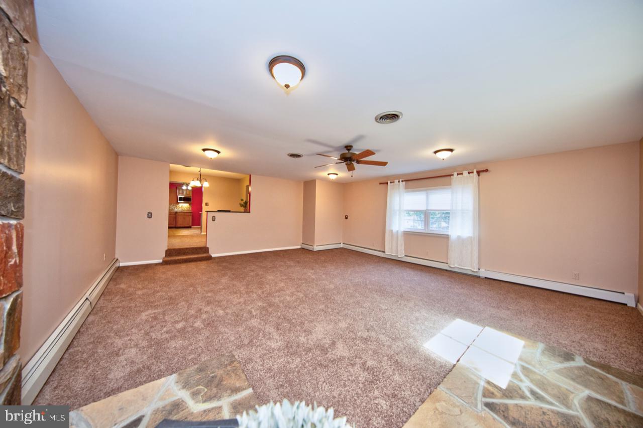 8701 Inwood Road Baltimore, MD 21244 - Photo 17 of 34 Huge Family room off dining room