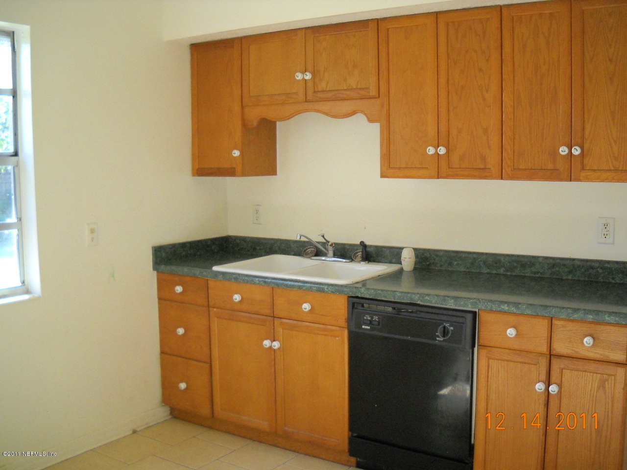 6564 Aires Road Jacksonville, FL 32244 - Photo 6 of 9 Kitchen