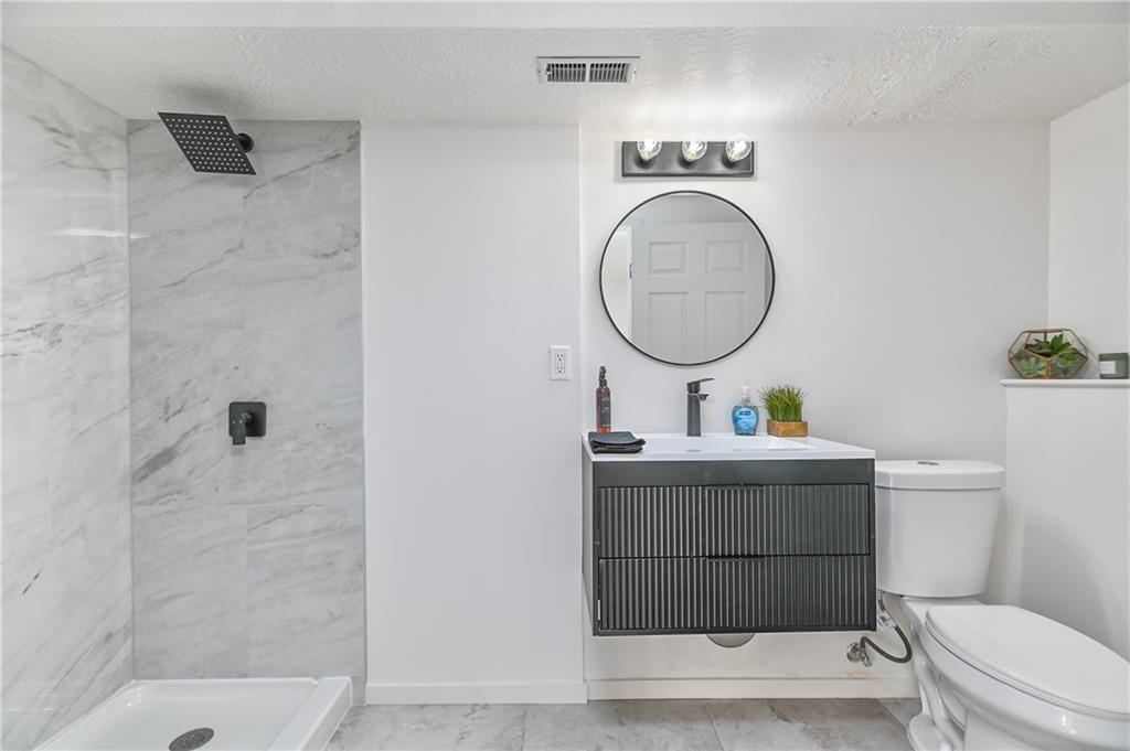 9901 Countryside Road Lenexa, KS 66215 - Photo 18 of 29