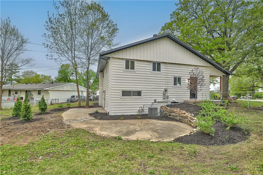 9901 Countryside Road Lenexa, KS 66215 - Photo 26 of 29