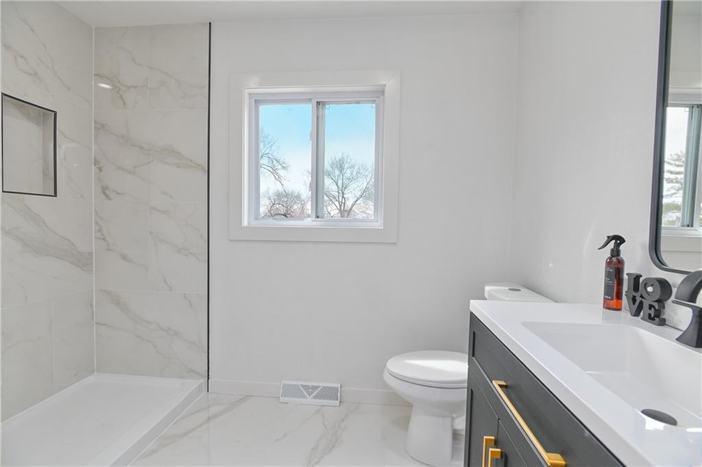 9901 Countryside Road Lenexa, KS 66215 - Photo 8 of 29