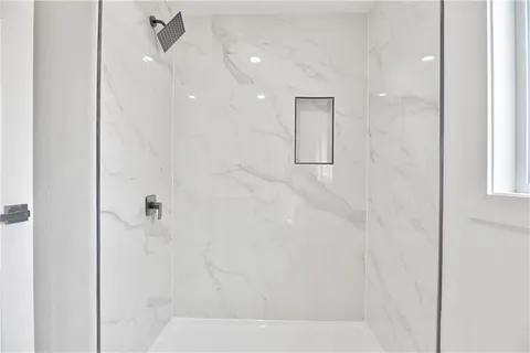 $429,500 | 9901 Countryside Road, Lenexa, KS 66215