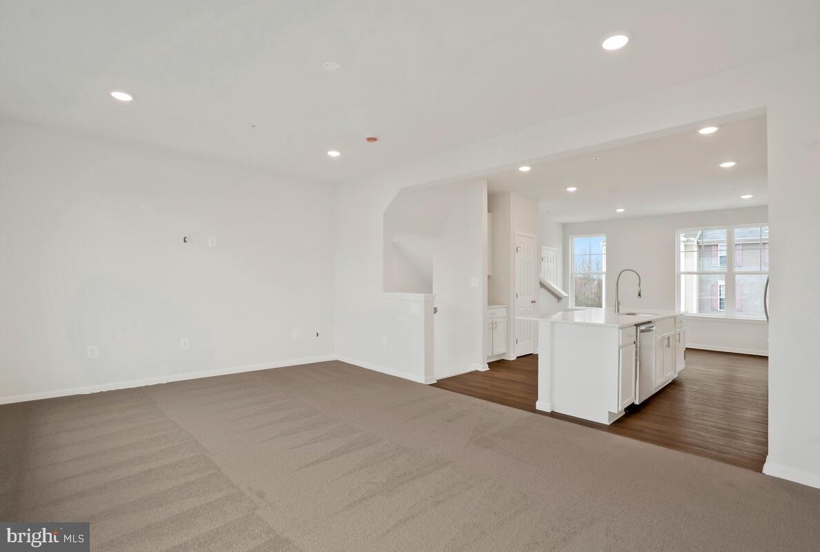 284 Topher's Trail Prince Frederick, MD 20678 - Photo 9 of 16 Spacious, modern living area awaits you.