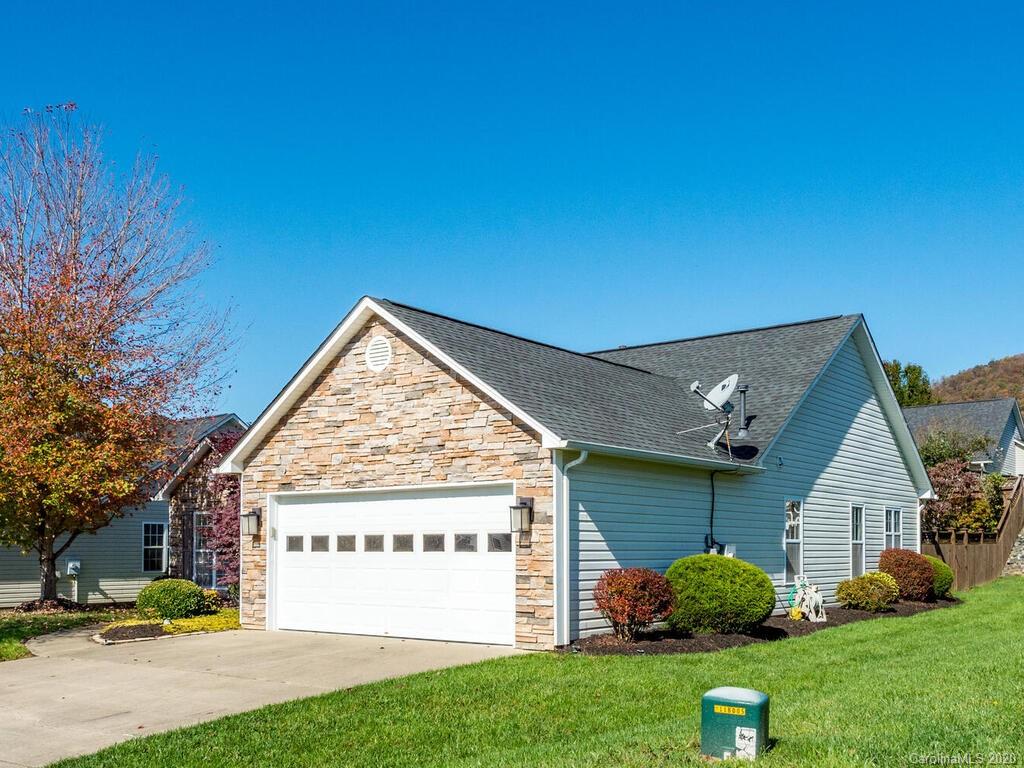 254 Farm Valley Road Fletcher, NC 28732 - Photo 4 of 36 Gallery Image 4