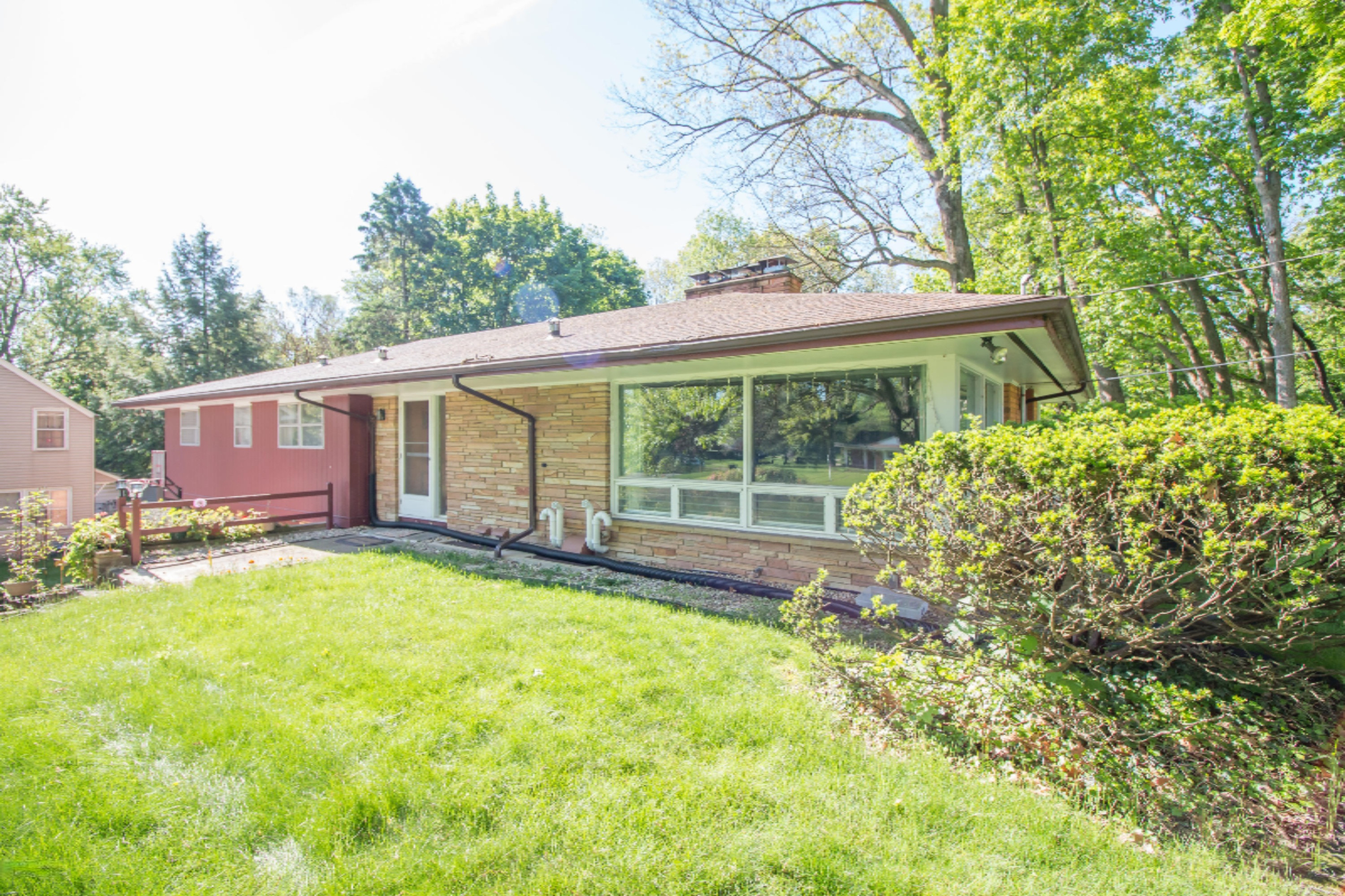 909 Whites Road Kalamazoo, MI 49008 - Photo 1 of 37 IMG_3303-1