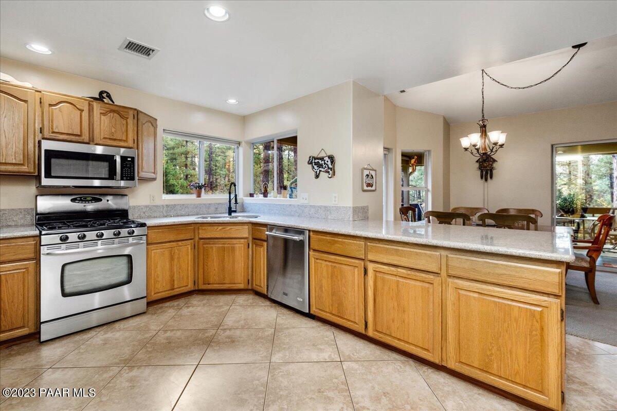 1420 Valley Ranch Circle Prescott, AZ 86303 - Photo 10 of 29 09-Kitchen