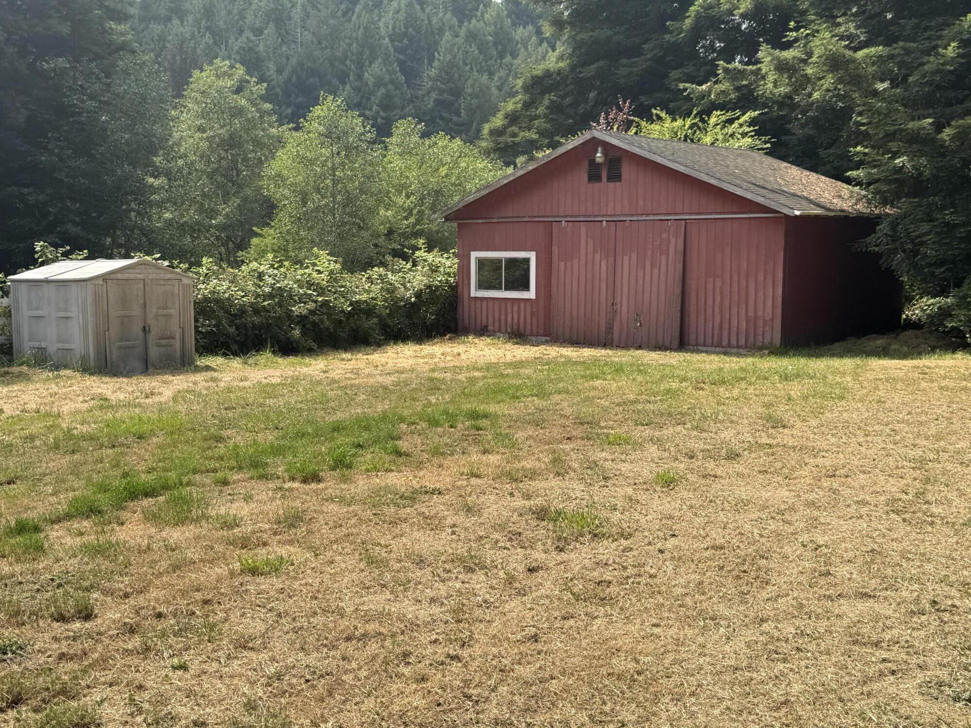 8472 Elk River Road Eureka, CA 95503 - Photo 5 of 46