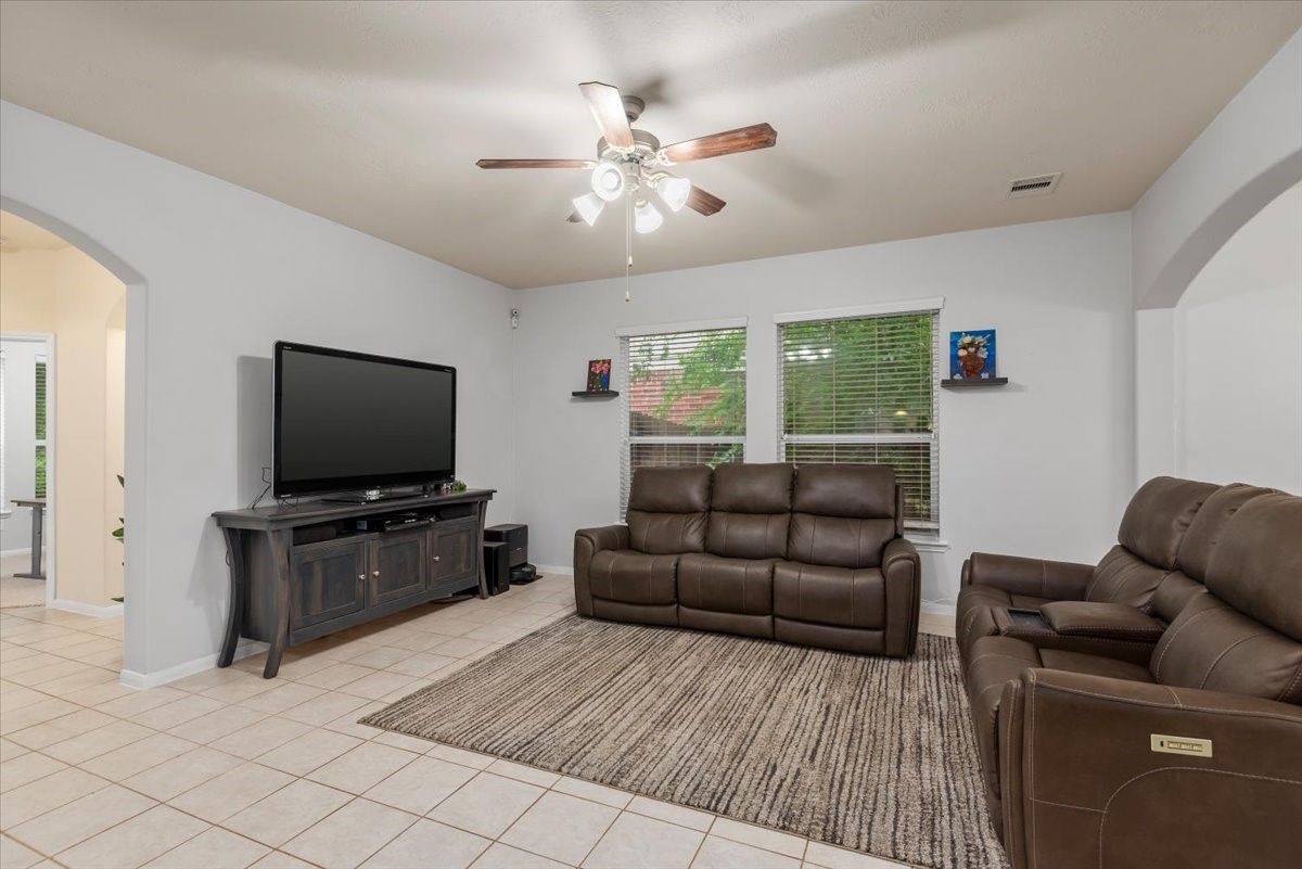 1827 Stieler Drive Houston, TX 77049 - Photo 11 of 39