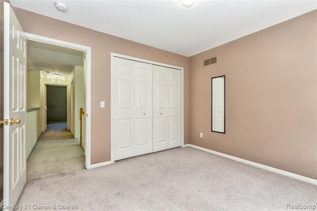 9721 Stark Road Livonia, MI 48150 - Photo 32 of 44